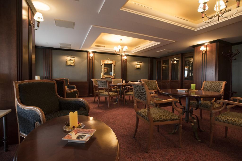 Hotel Marina Port Балатонкенезе Экстерьер фото